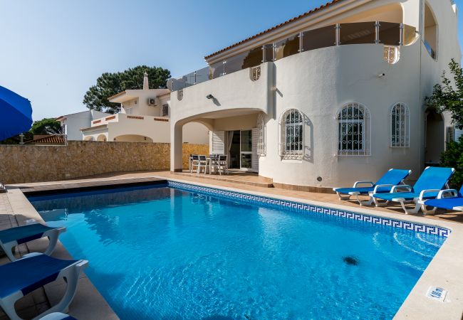 Villa em Vilamoura - Ref. 126618