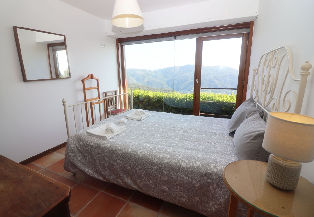 Quarto para casal com vista serra para férias no Gerês Quarto Casal Férias Gerês Natureza