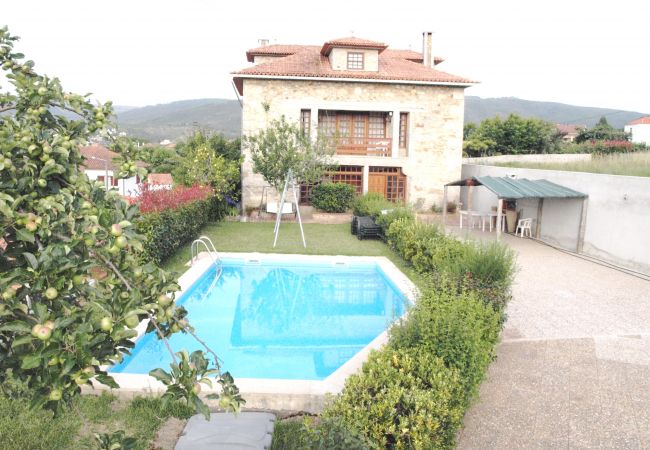 Villa em Caminha - CMN17V6 simpática moradia c/ piscina, local sossegado, fácil acesso Villa em Caminha - CMN17V6 simpática moradia c/ piscina, local sossegado, fácil acesso