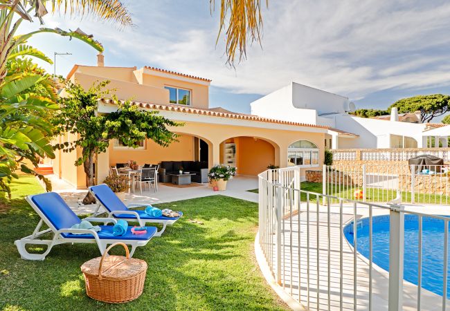 Villa em Vilamoura - Ref. 352310
