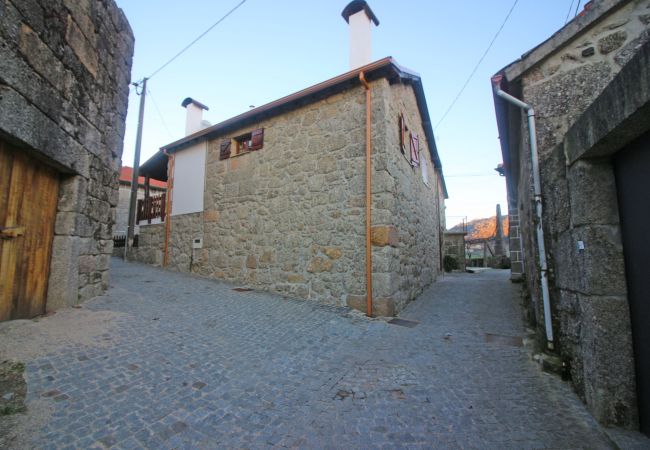Alojamento de férias em aldeia tradicional do Gerês  Casa Férias Aldeia Tradicional Gerês