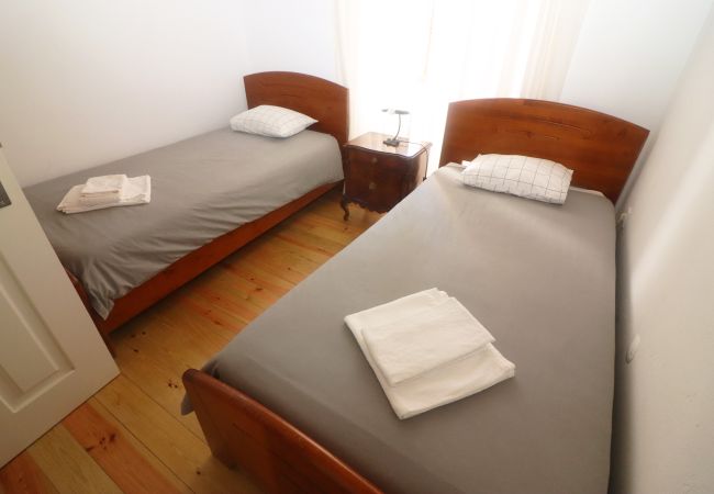 Quarto duplo solteiro com ar condicionado em alojamento rural Quarto Duplo Solteiro Alojamento Rural Geres Férias