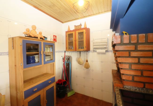 Cozinha totalmente equipada em alojamento de férias no Gerês Cozinha Equipada Alojamento Férias Gerês