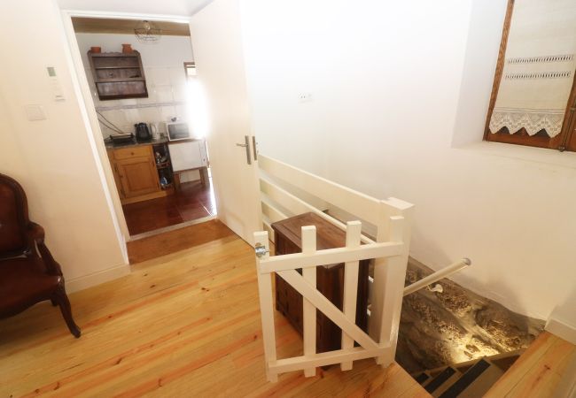 Alojamento rural com escadas em aldeia do Geres Alojamento Férias Geres Montanha Natureza