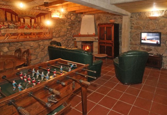 Alojamento na natureza com lareira e sala de jogos Alojamento Rural Natureza Lareira Montanha