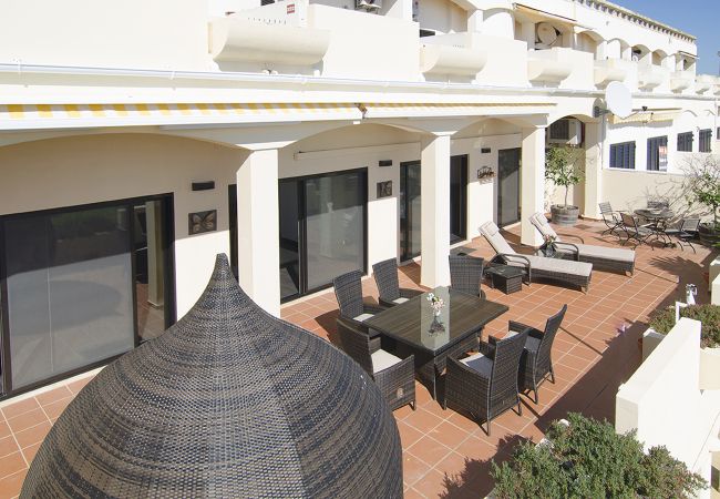 Apartamento em Lagos - Ref. 383859 Apartamento em Lagos - Ref. 383859