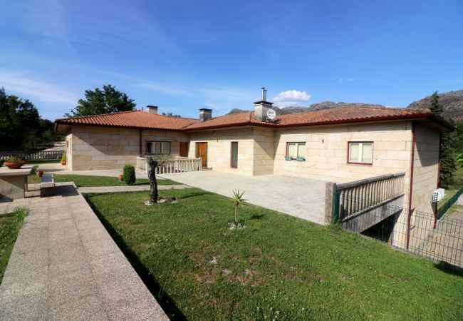 Quarto em Campo do Gerês - Ref. 390501 Quarto em Campo do Gerês - Ref. 390501