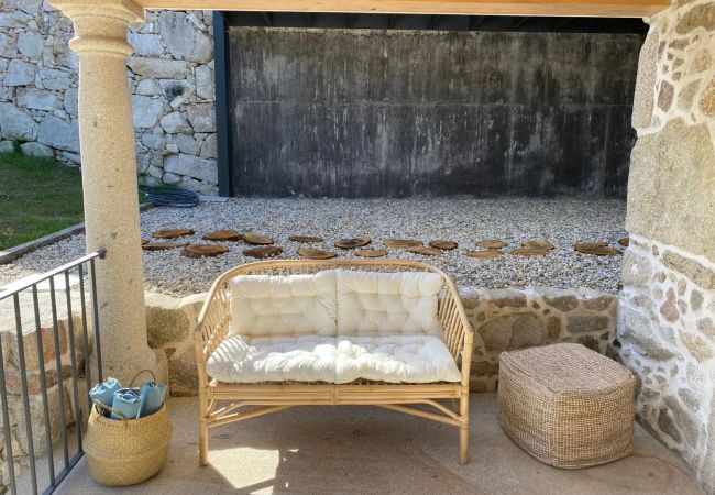 Terraço mobilado com vista montanha Terraço Mobilado Conforto Natureza Férias