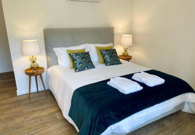 Quarto de casal cómodo em alojamento de férias na natureza Quarto Casal Moderno Conforto Natureza Férias Montanha