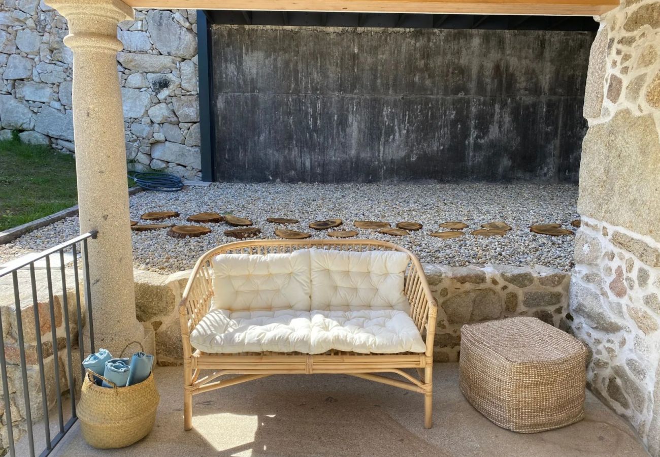 Terraço mobilado com vista montanha Terraço Mobilado Conforto Natureza Férias