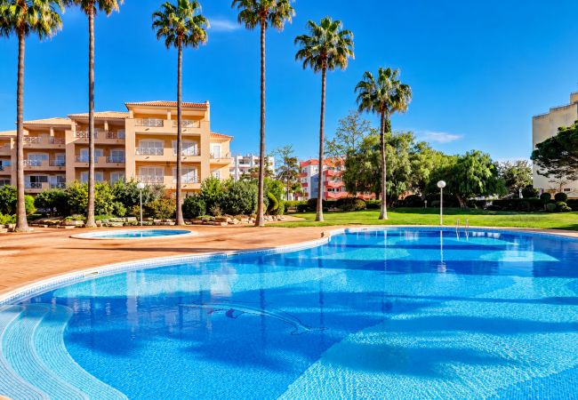 Apartamento em Vilamoura - Ref. 689621