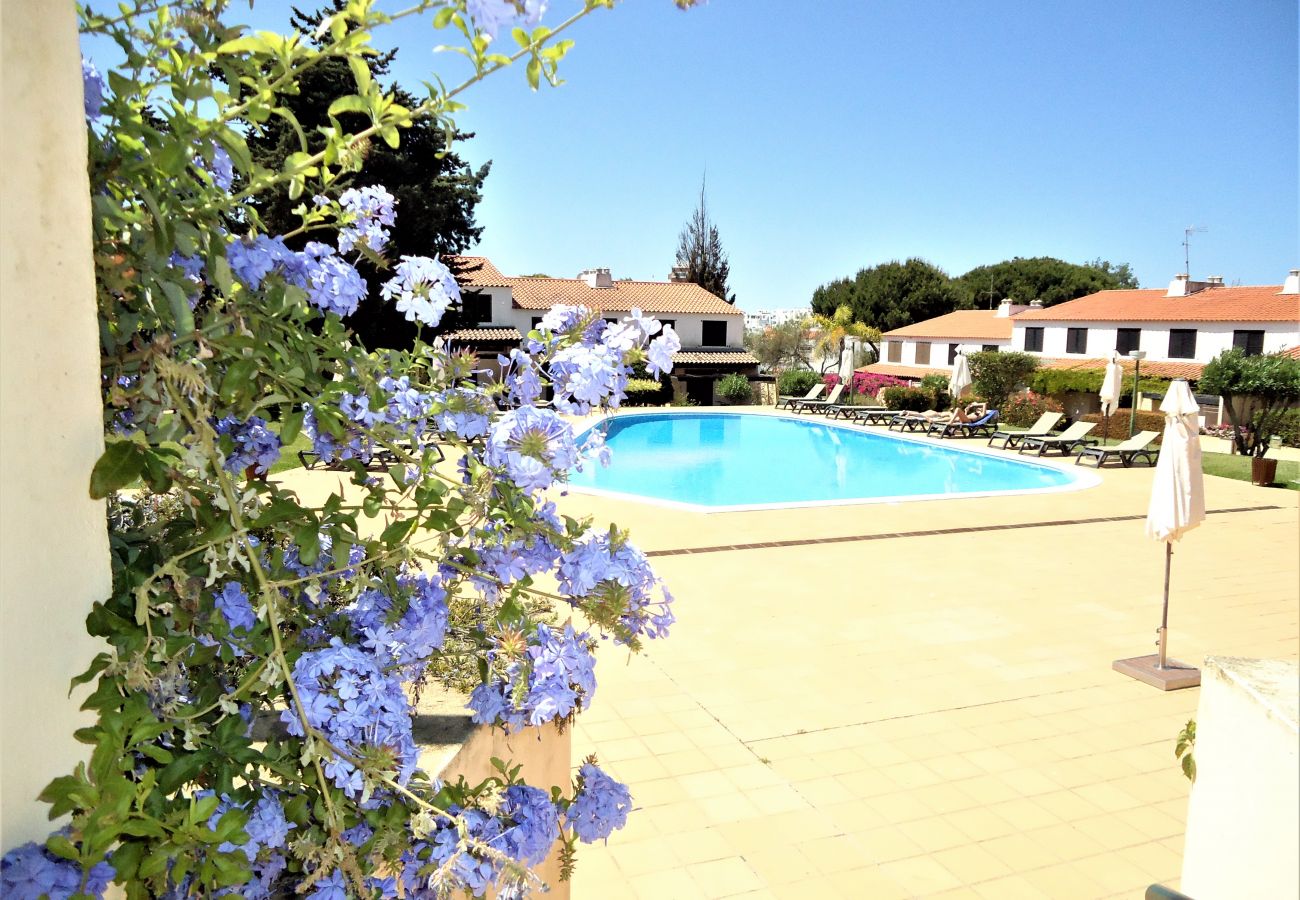 Terraced House in Quarteira - Ref. 401339