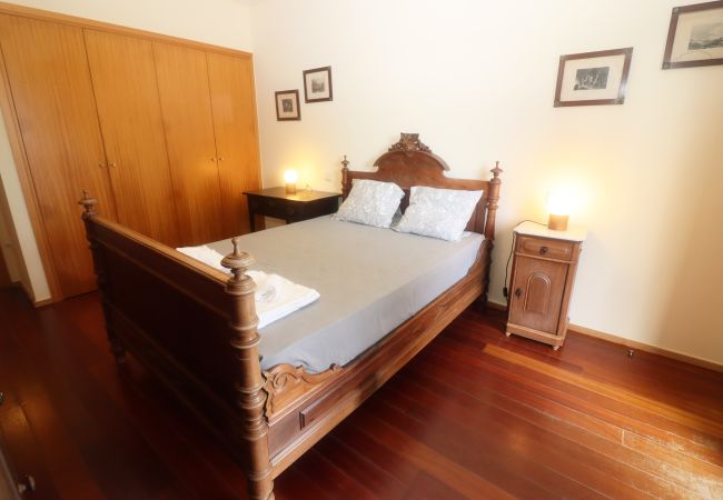 Habitación doble amueblada en casa de vacaciones en la naturaleza Habitación Doble Naturaleza Alojamiento Vacacional Gerês