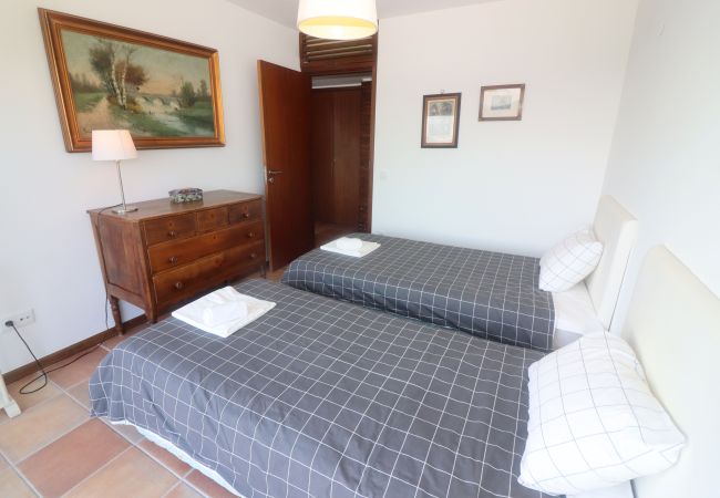 Chambre double équipée dans une maison de vacances à Gerês Chambre de vacances Gerês Nature